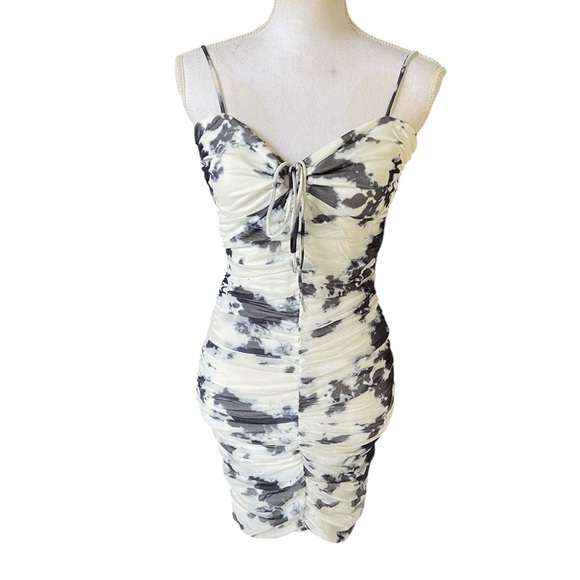 Stella Dallas CHANGE OF HEART TIE DYE MINI DRESS Size S White Black Bodycon Sexy - Picture 5 of 14